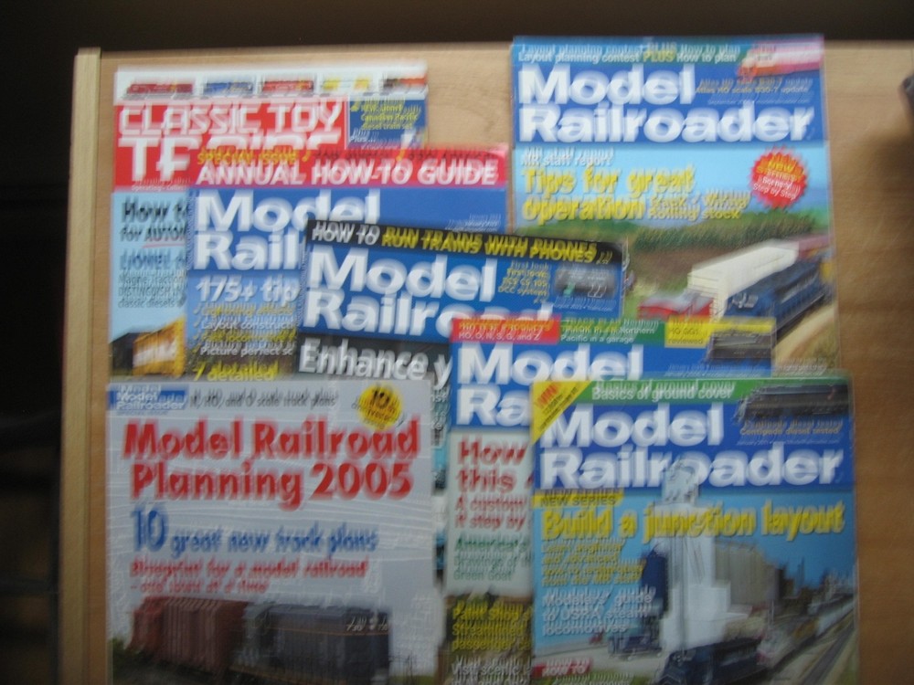 lot: 7 MODEL RAILROADER & others magazines
