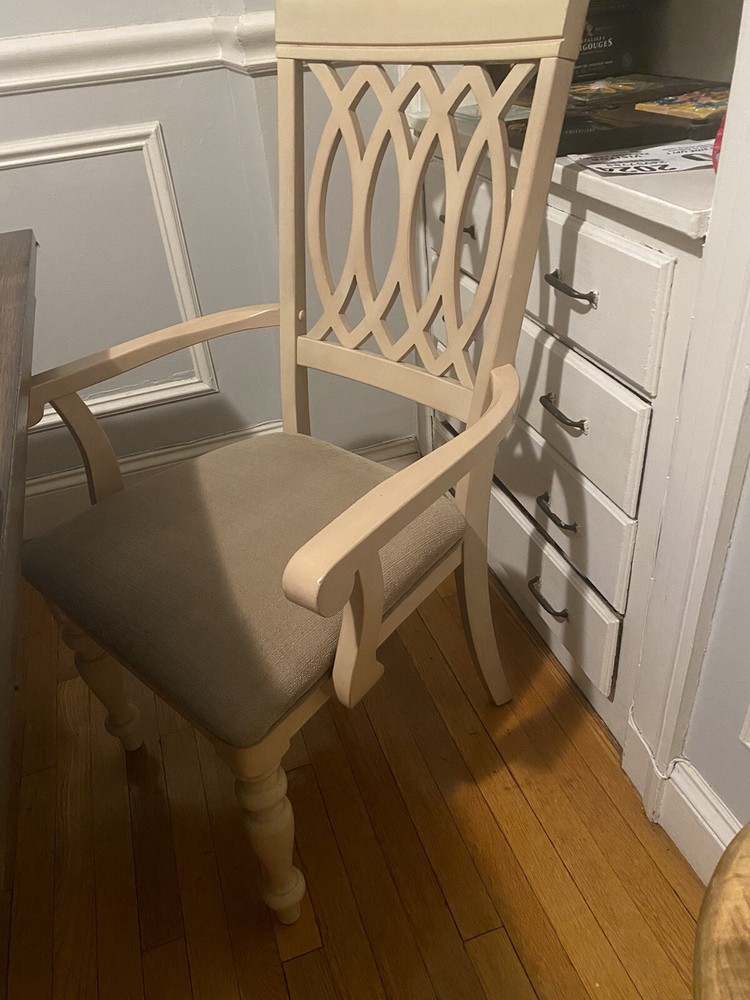 Large Dining Table Seats 10-12, Picture Shown Without the leaf.