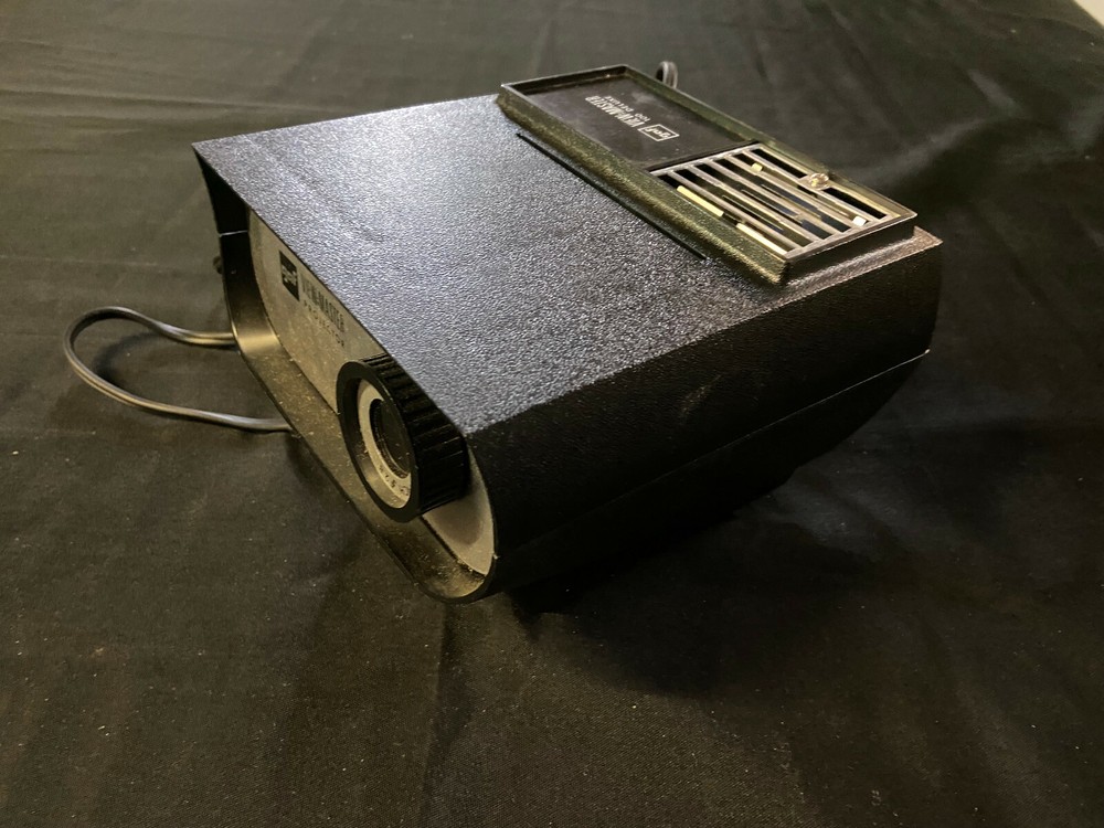 VIEW-MASTER 100, DELUXE PROJECTOR 1960 IN ORIGINAL BOX