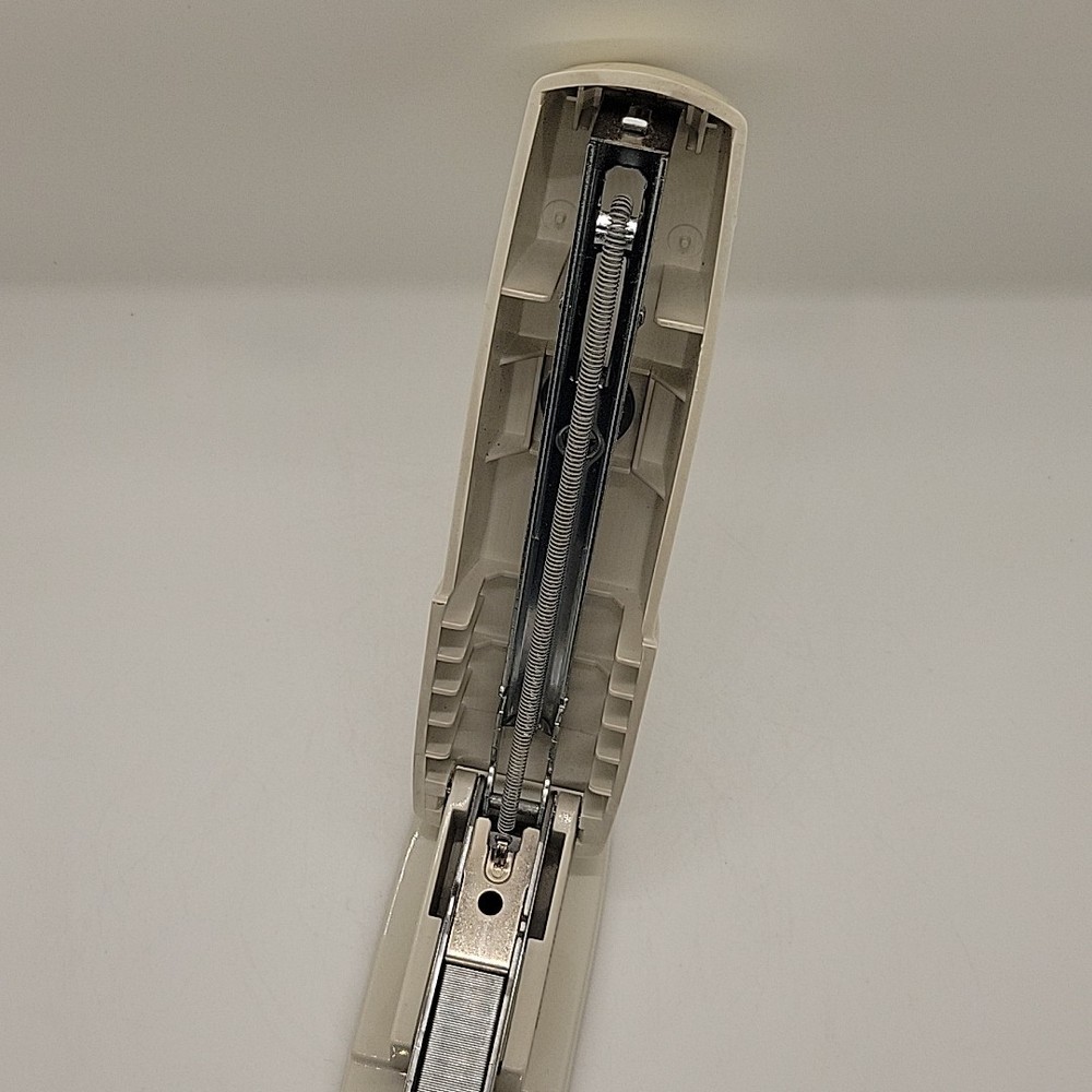 Swingline Model 545 Alabaster Desk Stapler Light Duty Office