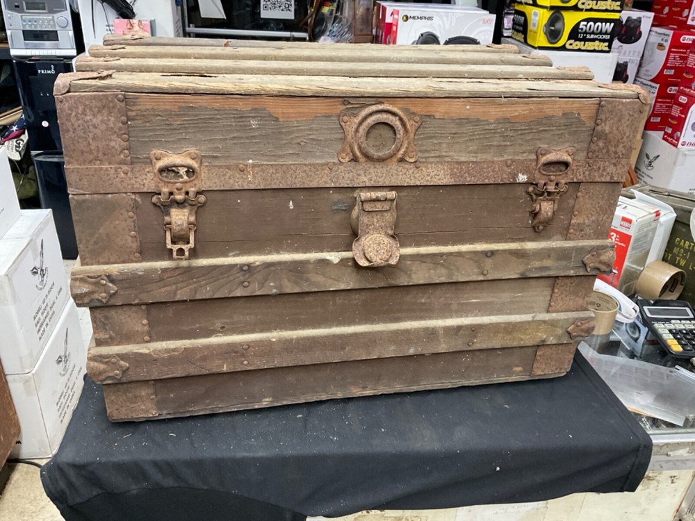 Vintages Trunk