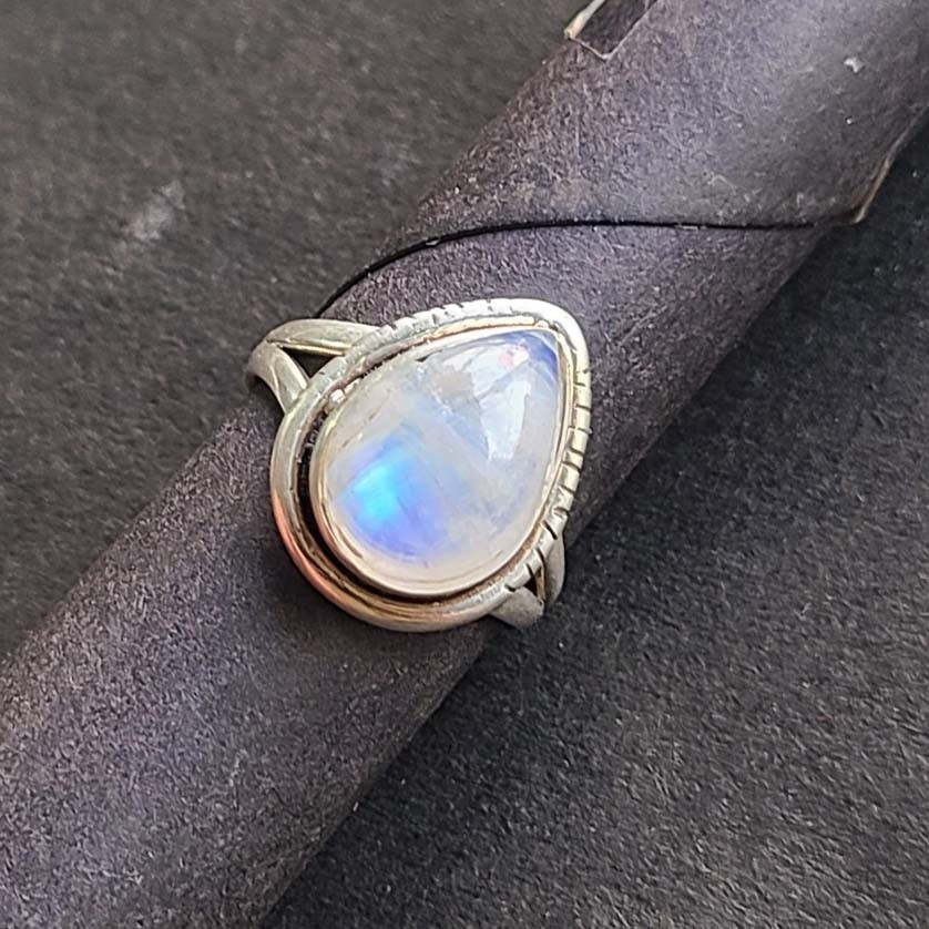 Natural Rainbow Moonstone 925 Sterling Silver Handmade Ring All Size Available