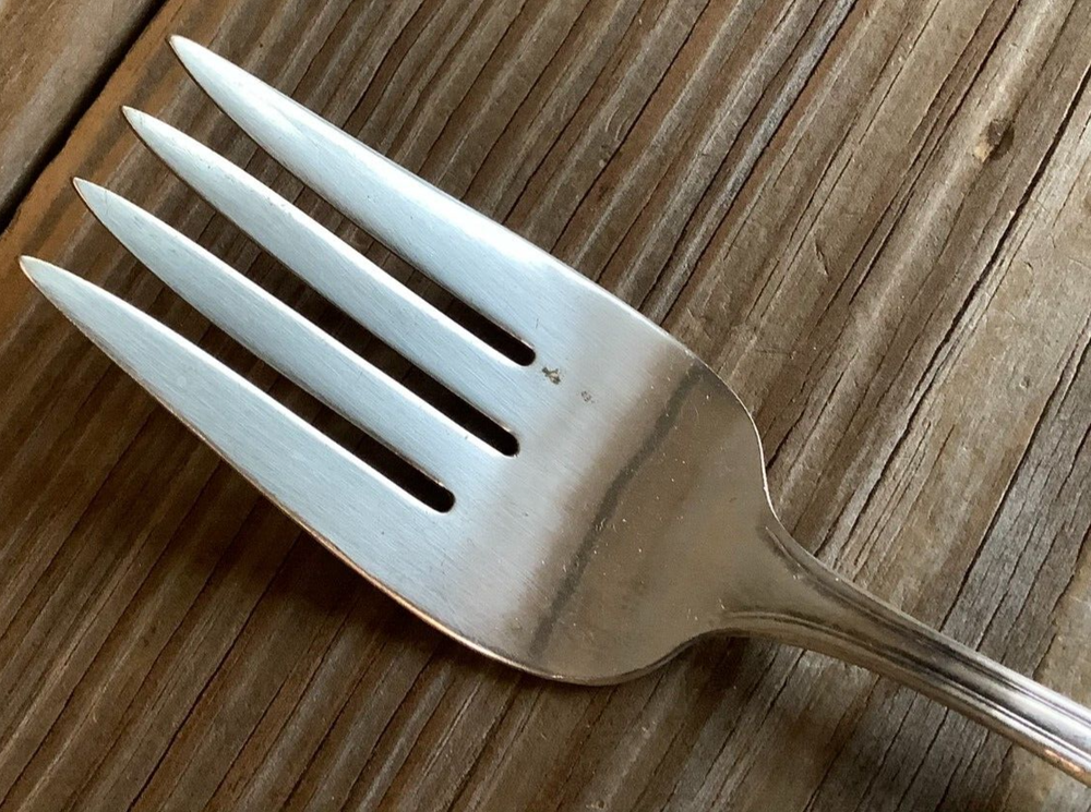 VALENCIA SILVER PLATE - (mid-cent) VALENCIA - COLD MEAT SERVING FORK - 8 5/8"