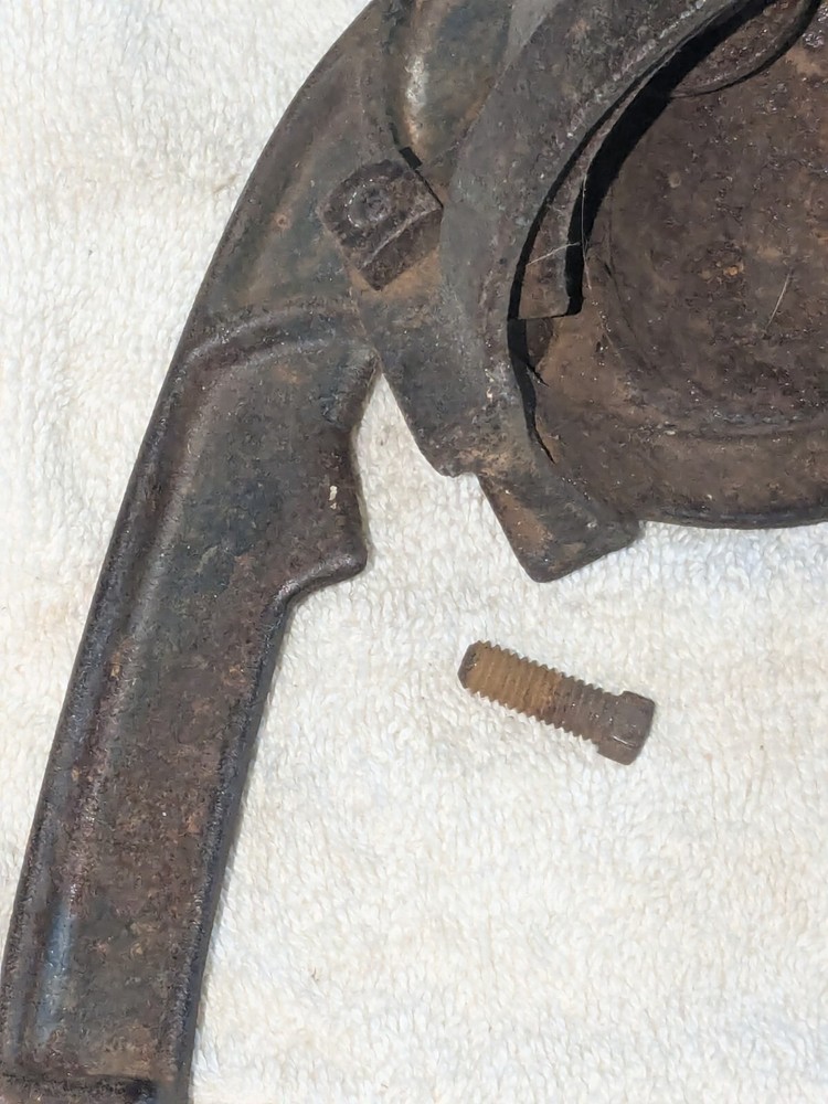ANTIQUE Vintage 2BH / 2BA CAST IRON PUMP HANDLE and "Cap"