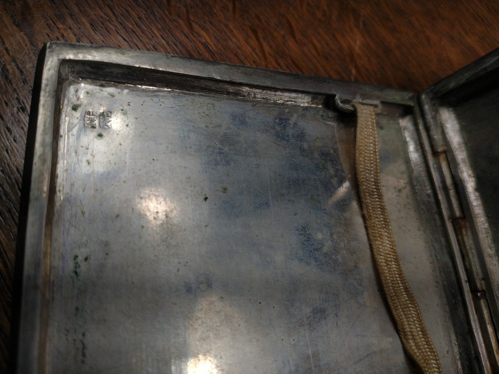 ANTIQUE VICTORIAN SILVER HAND ENGRAVED FLORAL CIGARETTE CASE