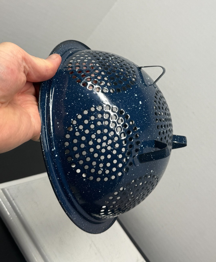 Vintage Blue Enamel Kitchen Strainer Colander 3 footed 9.5”