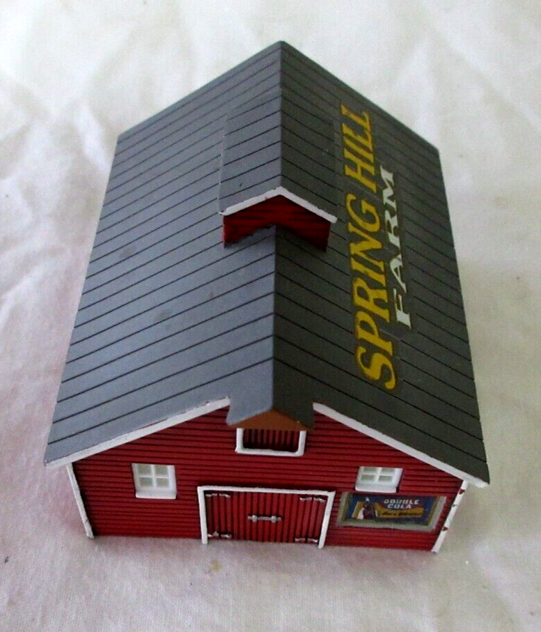 MOLDED RESEN BARN