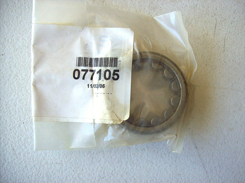 GEHL 077105 Roller Bearing