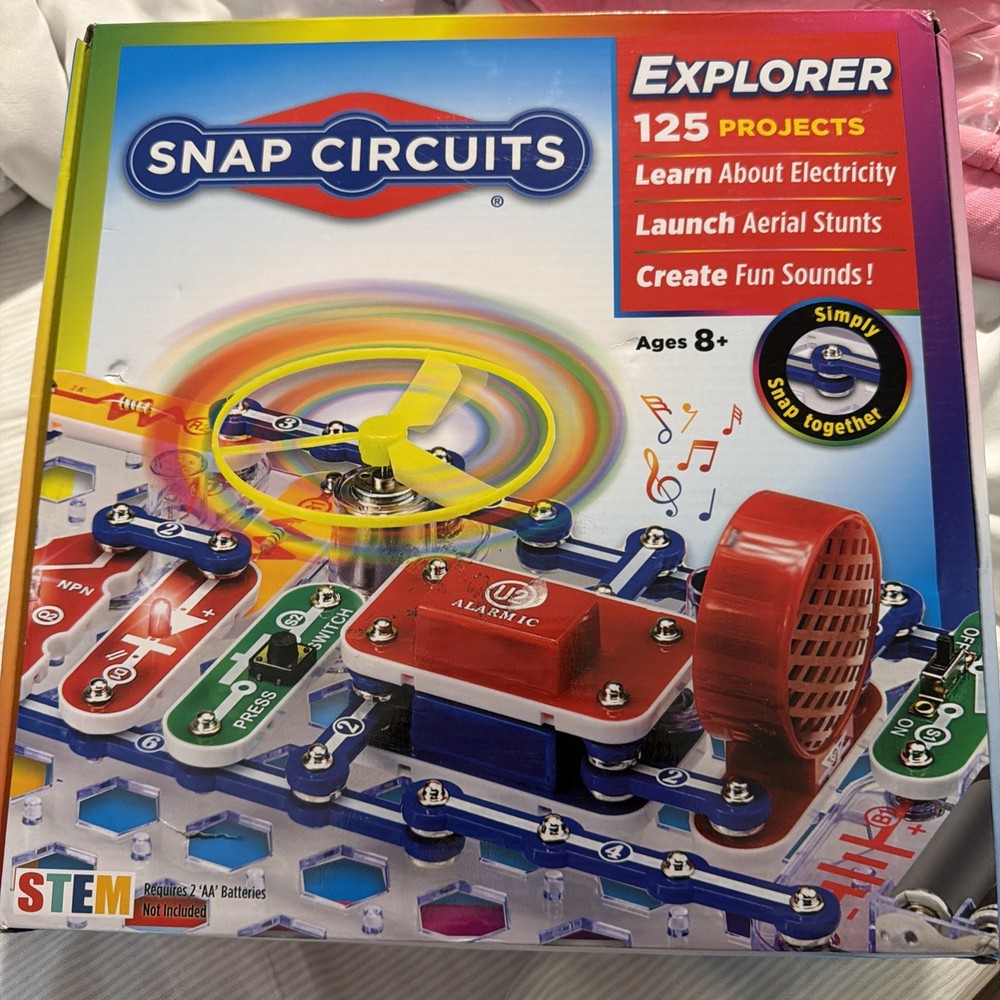 NEW Unopened Box SNAP CIRCUITS EXPLORER  100+ Projects Learn Electronics Age 8+