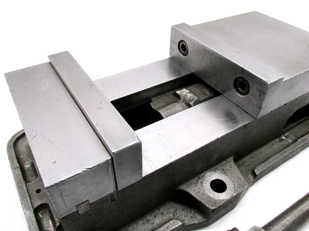 KURT ANGLOCK 6" MILLING MACHINE VISE w/ JAWS & HANDLE - #D60