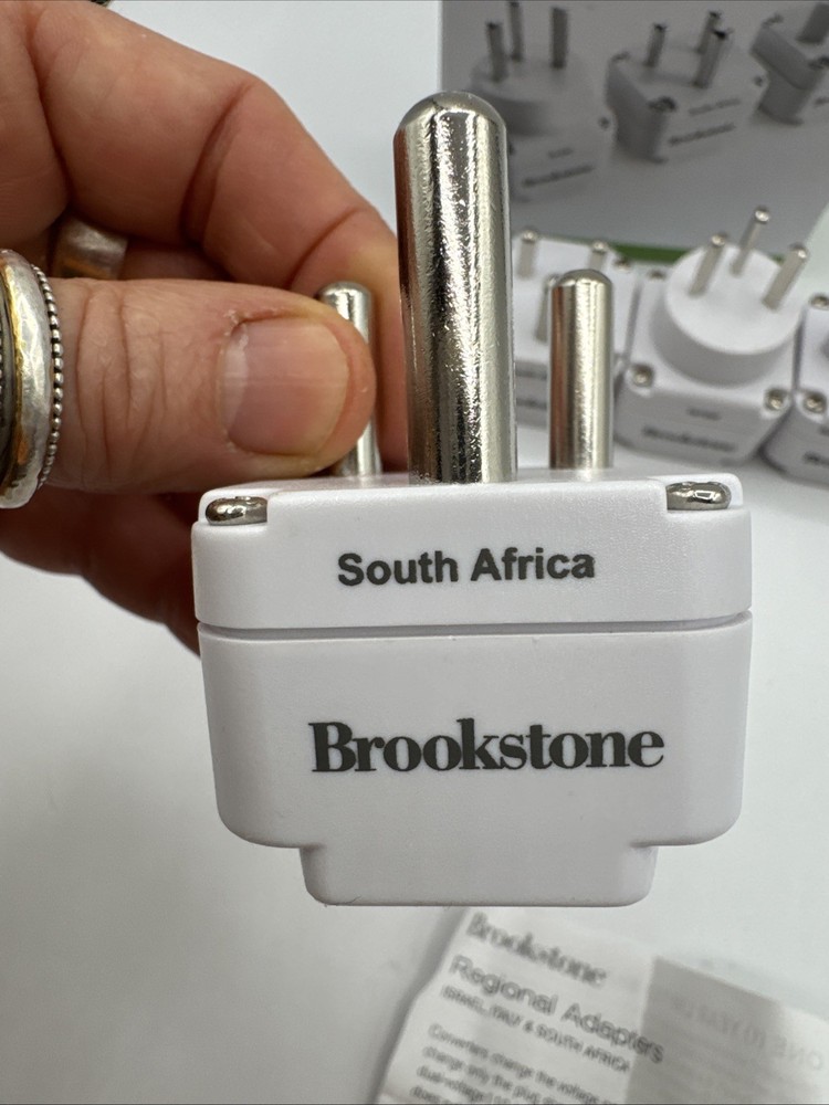 Brookstone International Adapter Plug Set 638056