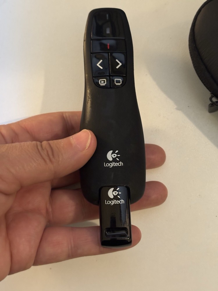 Logitech R400 Wireless Presenter with A Laser Pointer. Tested and Working
