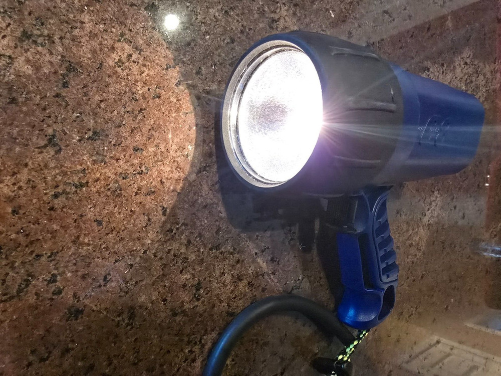 UK Underwater Kinetics C8 Sunlight Xenon Dive Light in Blue