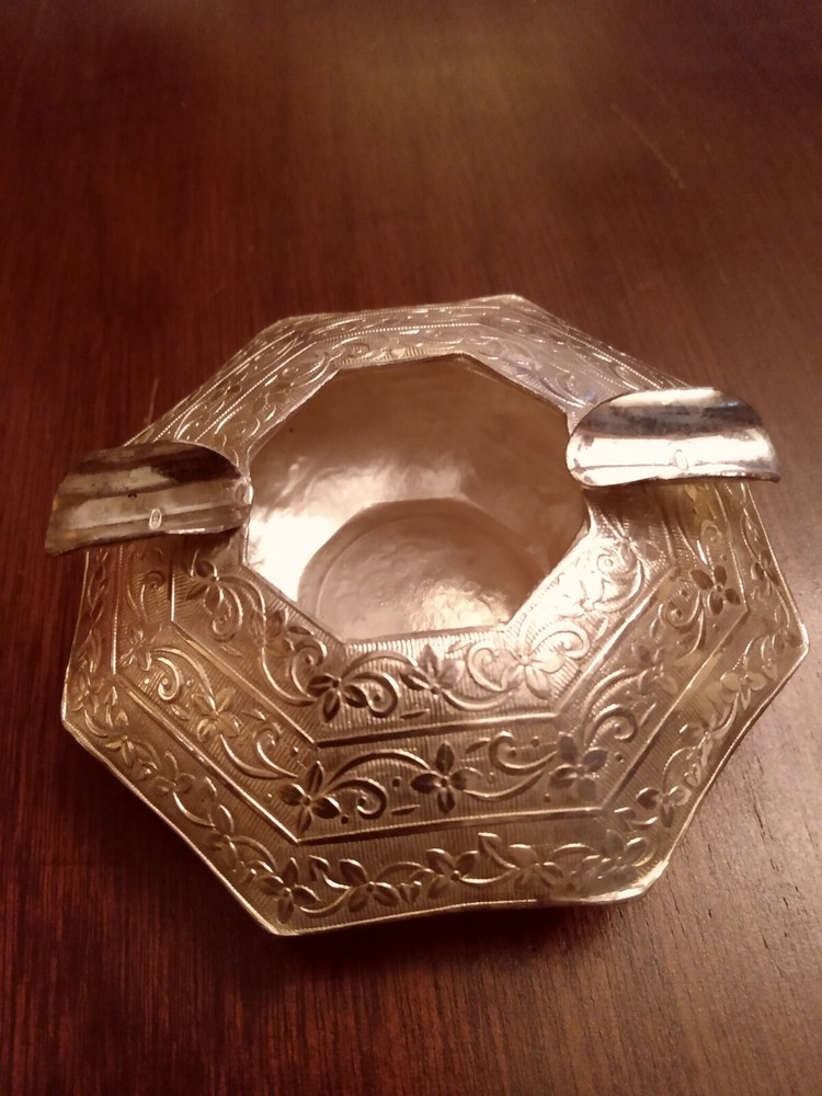 SOLID SILVER FULLY CHASED ELABORATE DESIGNS OCTAGONAL ASHTRAY