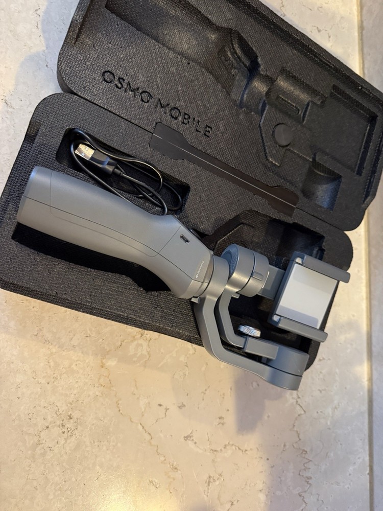 DJI Osmo Mobile 2 Smartphone Gimbal Stabilizer + Stand (NEEDS FIXED)