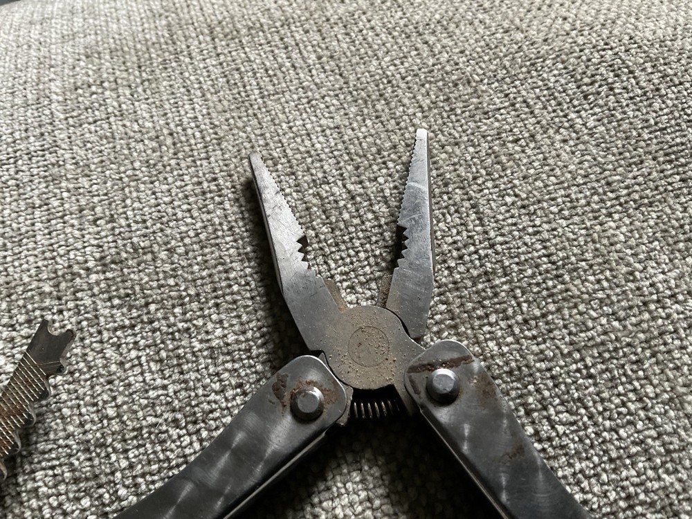 Multi-tool Unbranded Vtg See Pics With Black Leather Case