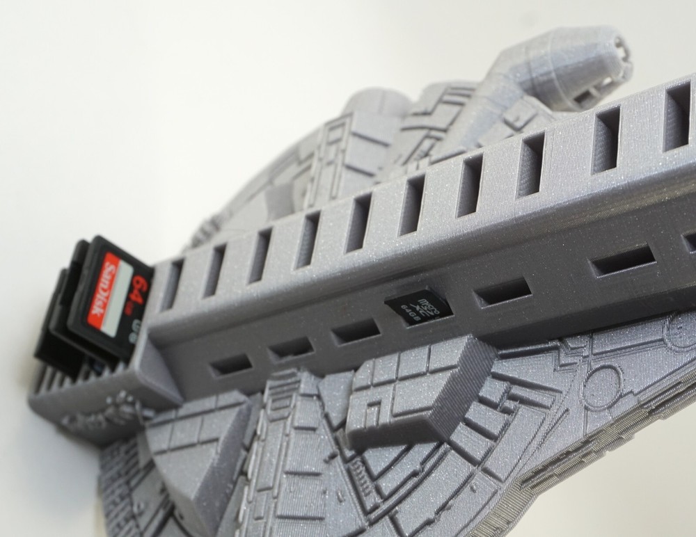 Millennium Falcon Micro-USB Card Holder