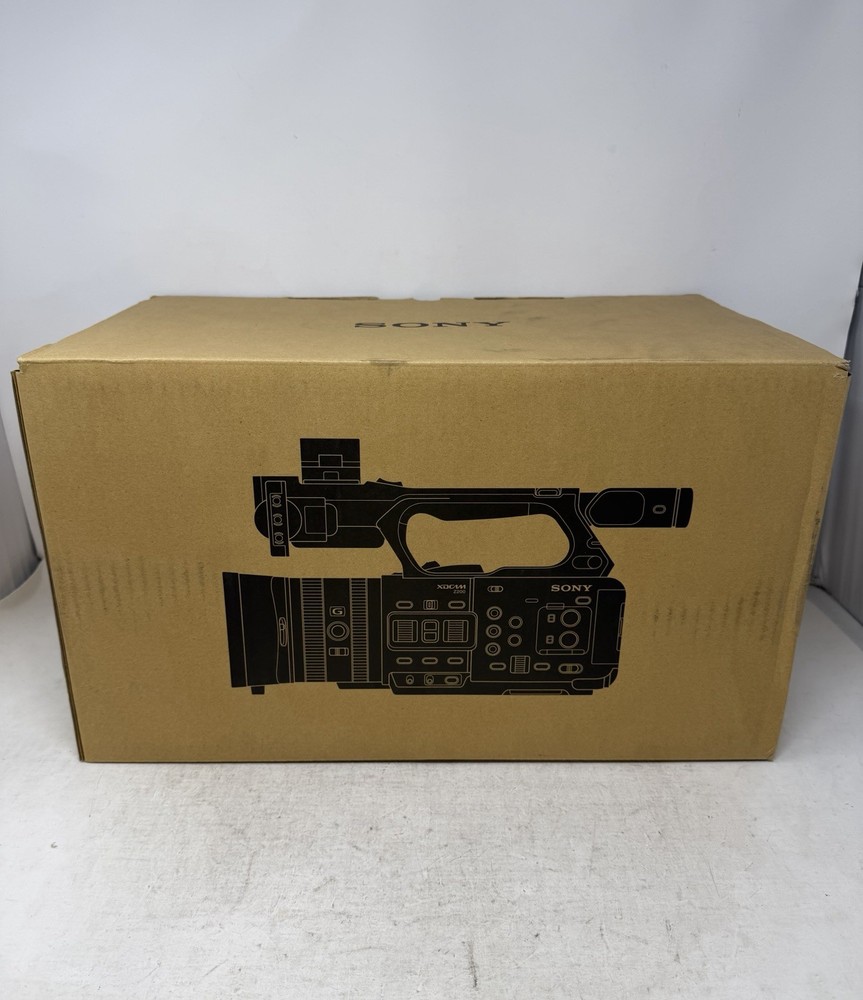 Sony PXW Z200 Solid State Handheld 4K Camcorder Exmor RS CMOS Sensor (Black)