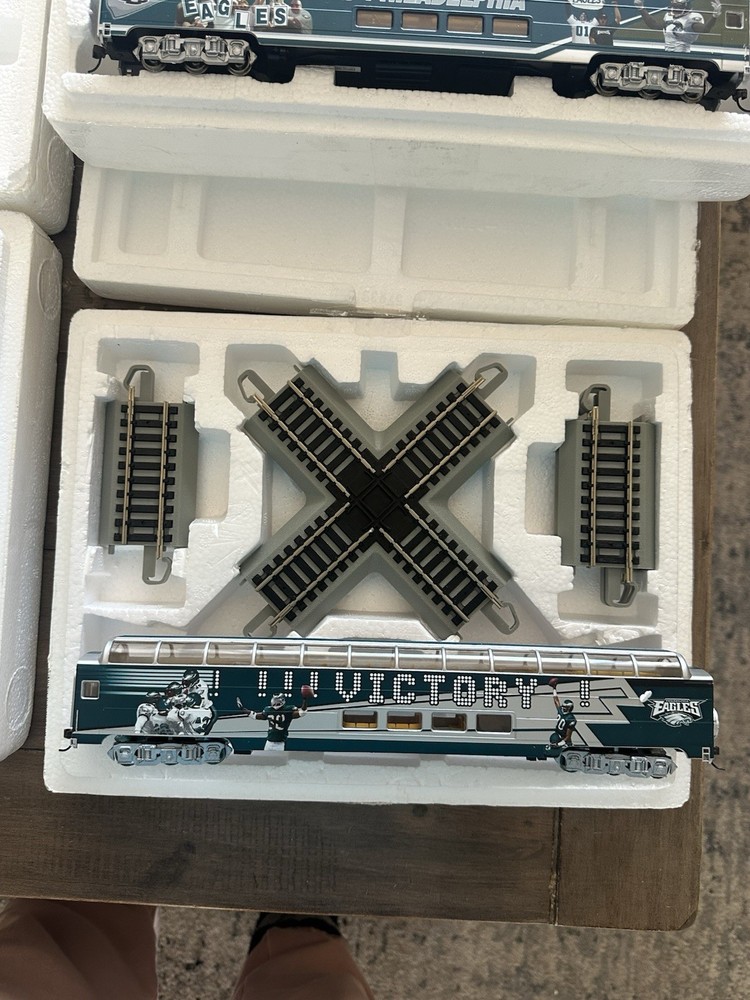 Philadelphia Eagles Hawthorne Village Partial Train Set Read!