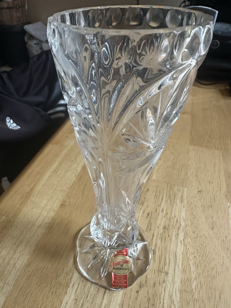 Anna Hutte Flower Base