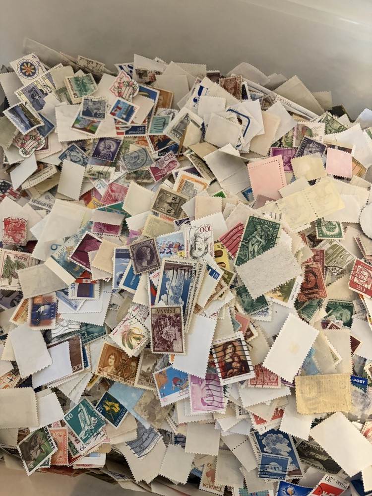 5000 World Stamps Off Paper Mixture In Box For Sorting