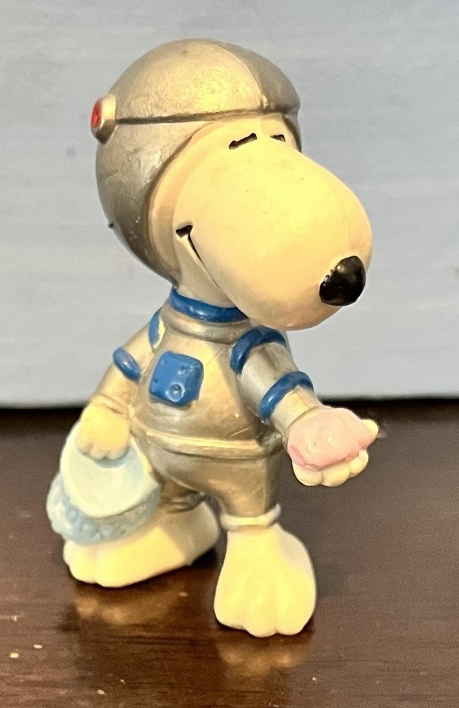 Peanuts Snoopy Astronaut PVC Figure
