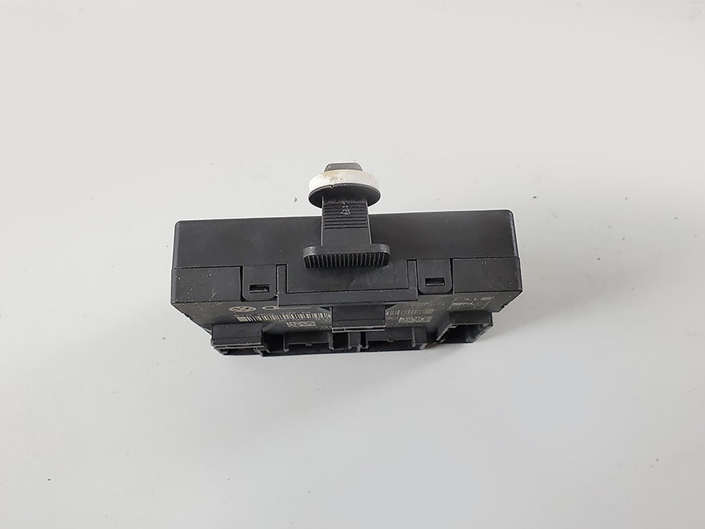 2009 - 2011 Audi A4 B8 Door Computer Control Module Front Passenger Right Oem
