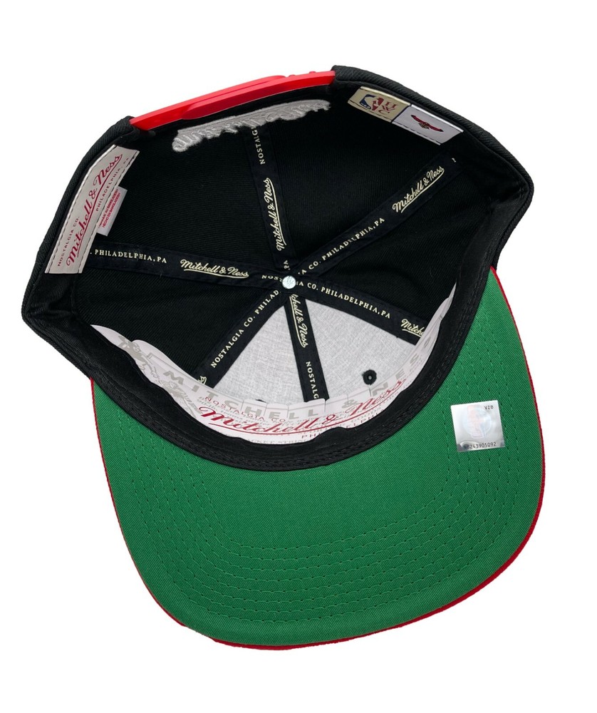 Mitchell & Ness Atlanta Hawks Retro Stack Deadstock Adjustable Snapback Hat Cap