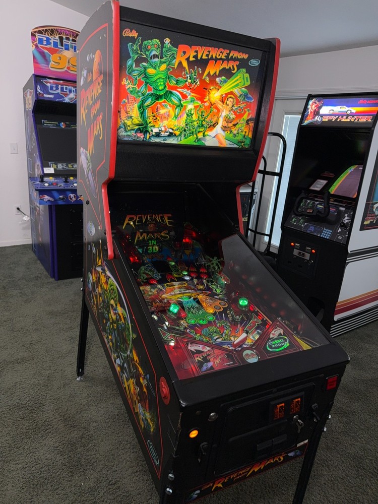 Revenge From Mars Pinball Machine