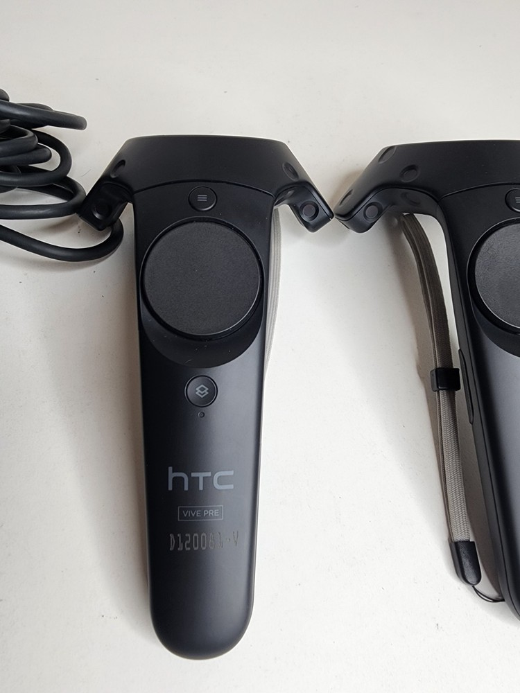 HTC Vive Virtual Reality Headset System 1st Generation - Black