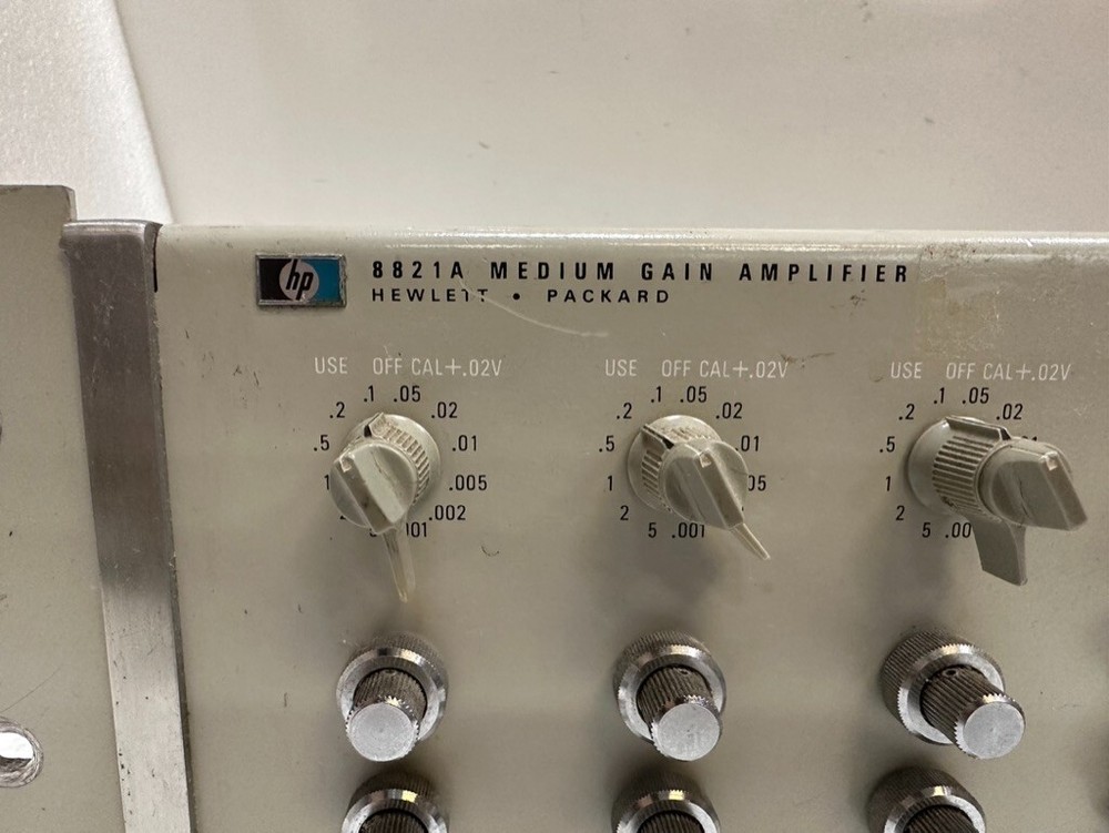 HP 8821A MEDIUM GAIN AMPLIFIER RACK MOUNTED