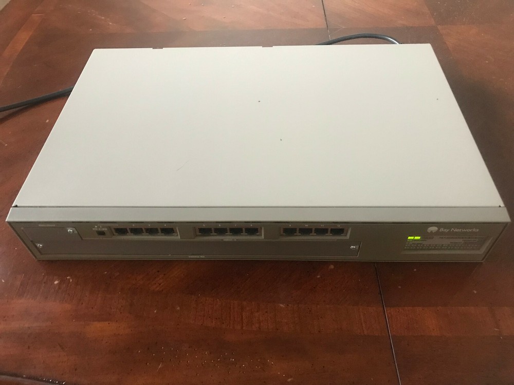 Bay Networks BayStack 100Base-T Hub - Tested