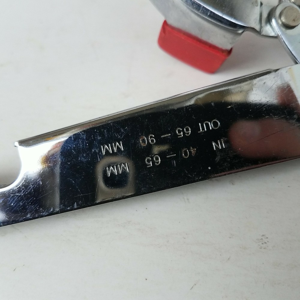 Adjustable Lid Clamp Jar Bottle Opener