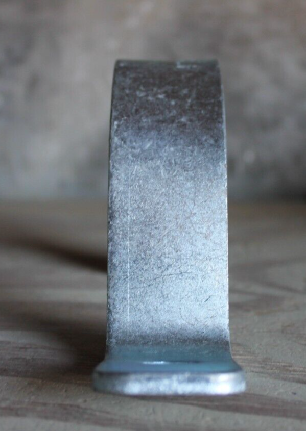 Unbranded Smooth 4" 1-Hole Pipe Strap