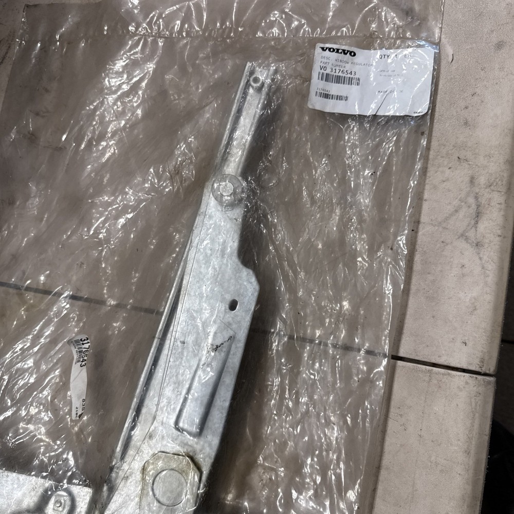 Volvo Window Regulator, Part #3176543