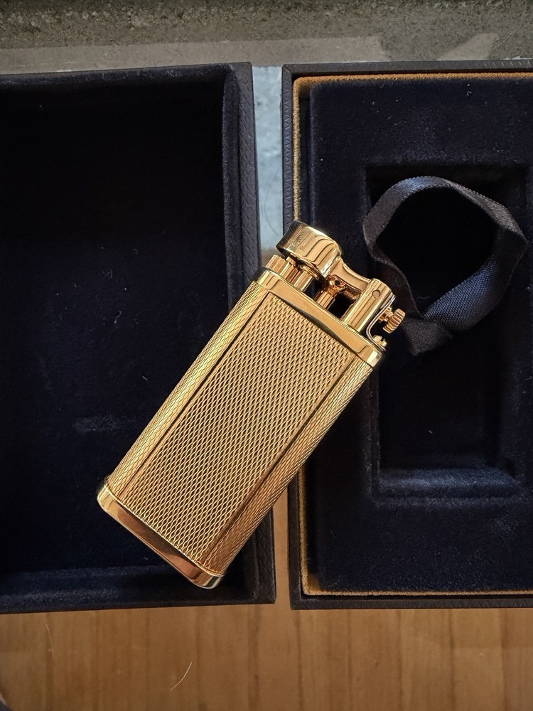 Dunhill Fine Line Lighter Gold Plated