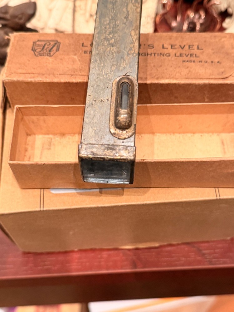 S&A Locator's level/engineers sighting level