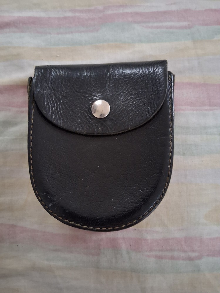 Handcuffs case holder