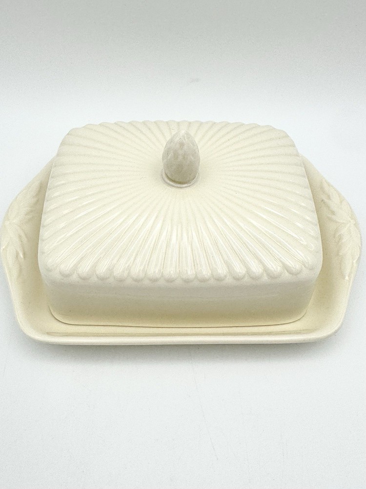 Wedgwood Edme - Rectangular Covered Butter, 7 3/8"