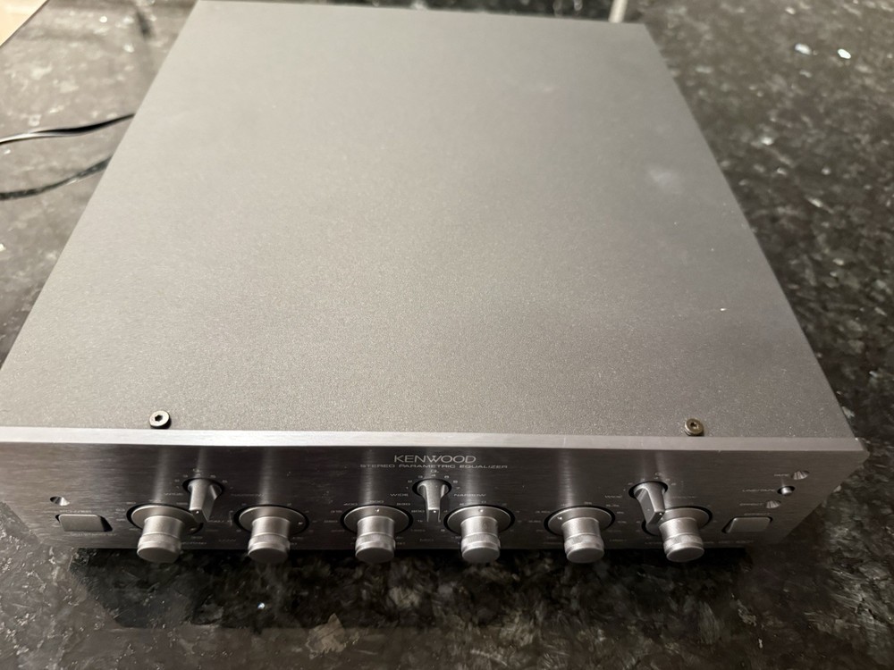Kenwood Ge-1001 Excellent/stereo parametric equalizer. Silver