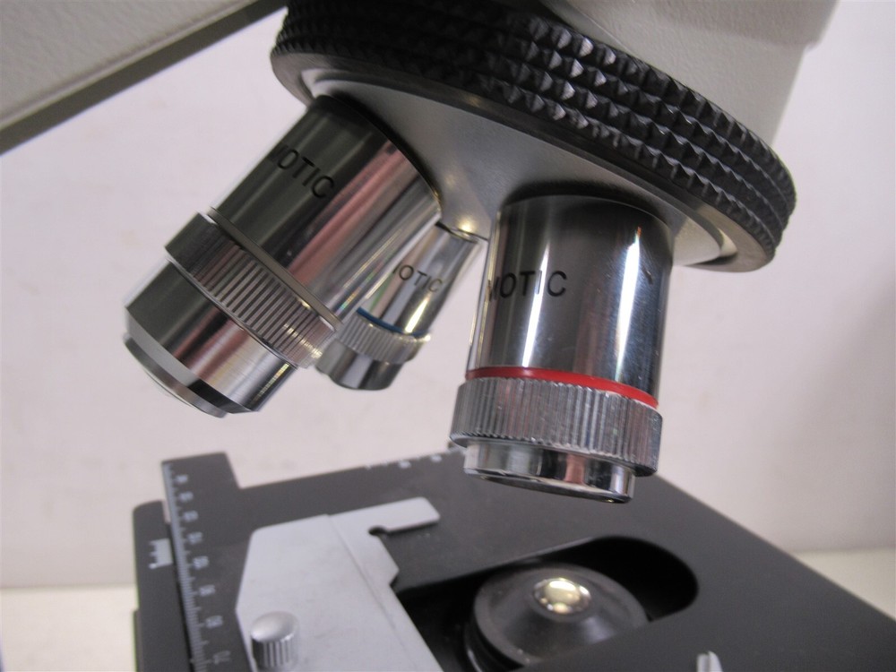 Frey B2-220 Binocular Microscope w/ Motic Objective Lenses & Eyepieces