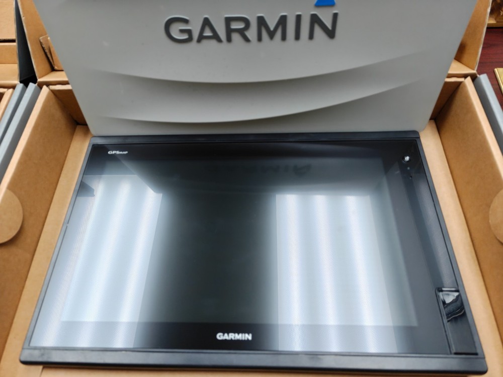 Garmin GPSmap 7616 16″ Chartplotter + Suncover ✅ Tested/Updated