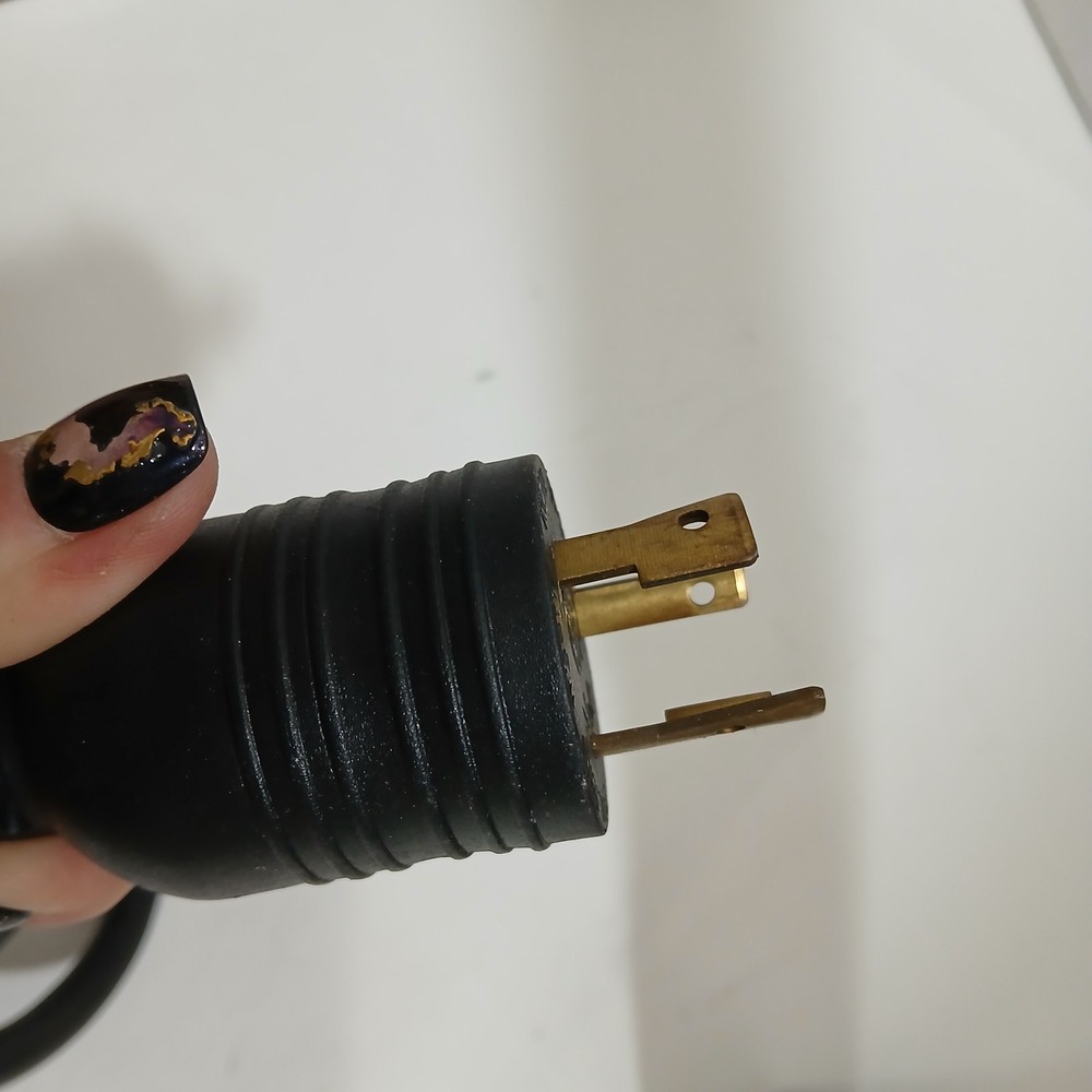 APC AP7530 Basic Rack-Mount PDU - Power Distribution Strip.