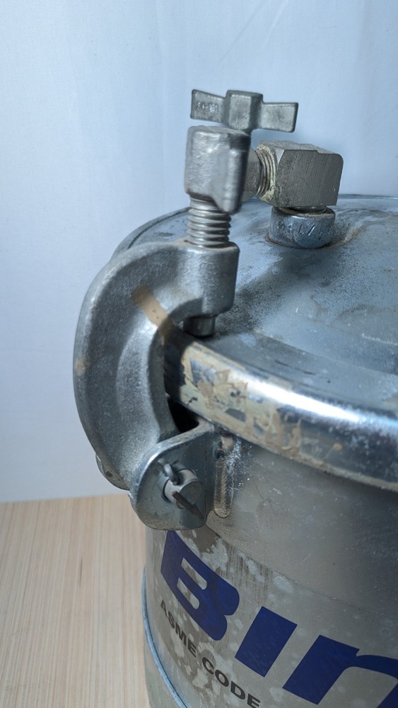 BINKS PAINT SPRAY PRESSURE POT TANK