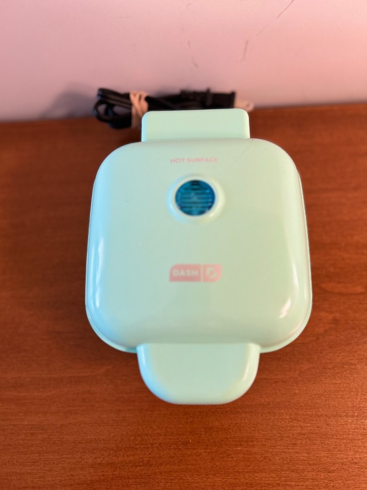 DASH Egg Bite Maker With 4 Silicone Molds Aqua Space Saver