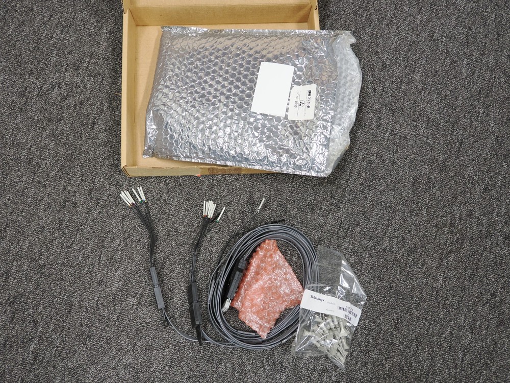 Tektronix TLA614 136 Channel Logic Analyzer