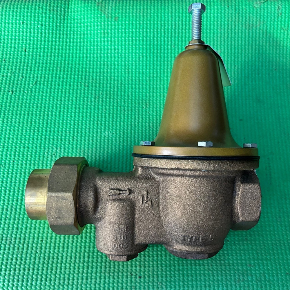 Watts Water Pressure Regulator 1 1/4" U5B LP