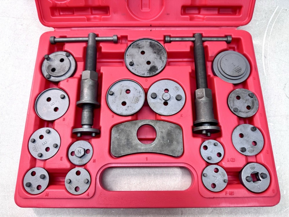 Mac Tools 18 pc Disc Brake Caliper Set