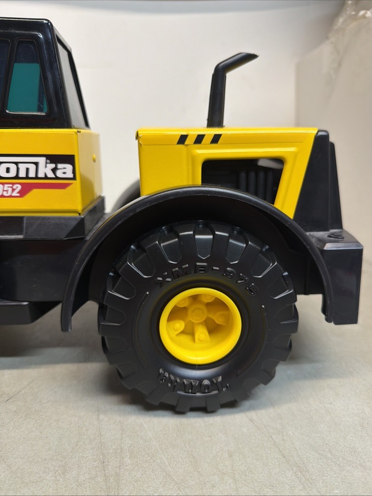 Tonka Steel Classics Front Loader 952 2020 Great Condition