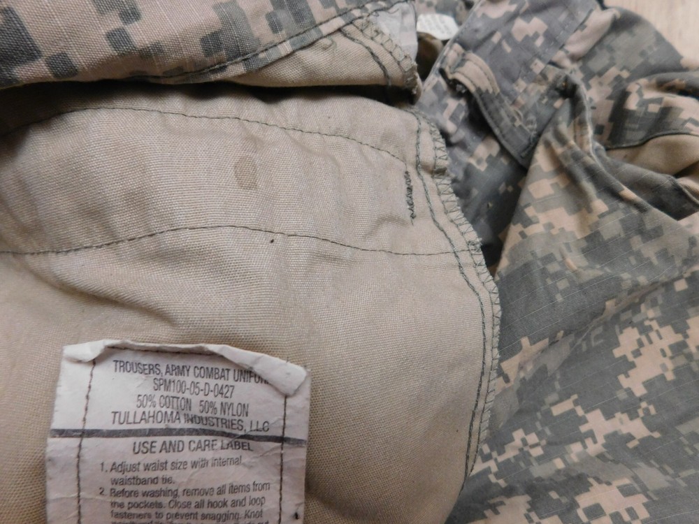 US ARMY ACU PANTS SIZE SMALL - SHORT